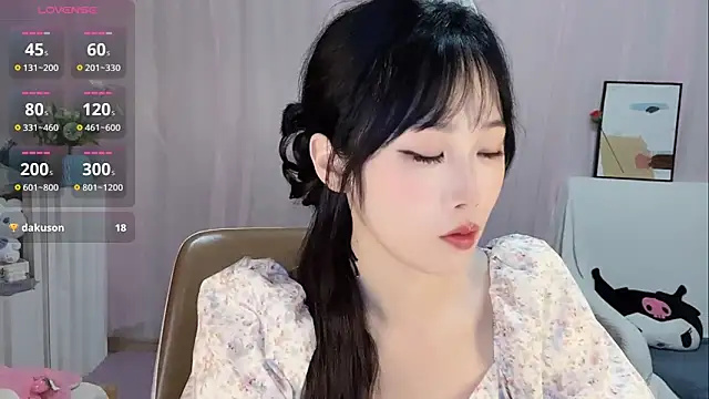Snapshot of LaoSHI-999 chatting on 10-10-25, 10:14 LaoSHI-999 online show from 10-10-25, 10:14