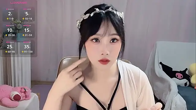 Snapshot of LaoSHI-999 chatting on 10-23-25, 11:09 LaoSHI-999 online show from 10-23-25, 11:09