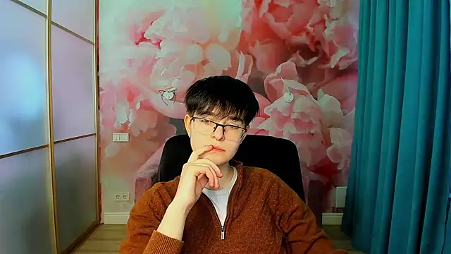 Snapshot of EmiliaYours chatting on 12-03-24, 06:59 EmiliaYours online show from 12-03-24, 06:59