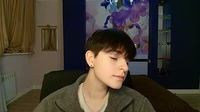 Snapshot of EmiliaYours chatting on 12-16-24, 03:32 EmiliaYours online show from 12-16-24, 03:32