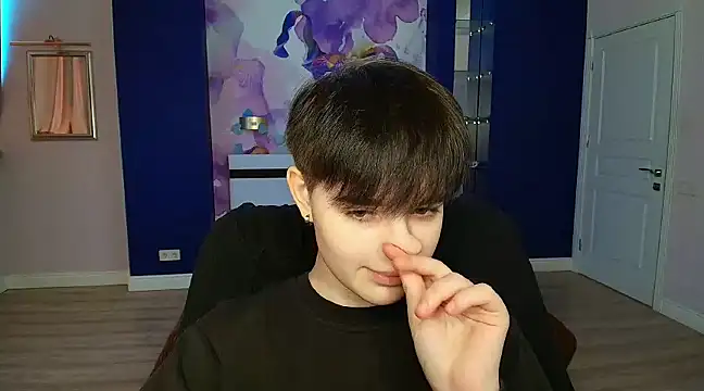 Snapshot of EmiliaYours chatting on 12-23-24, 12:30 EmiliaYours online show from 12-23-24, 12:30