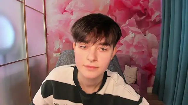 Snapshot of EmiliaYours chatting on 12-27-24, 09:50 EmiliaYours online show from 12-27-24, 09:50