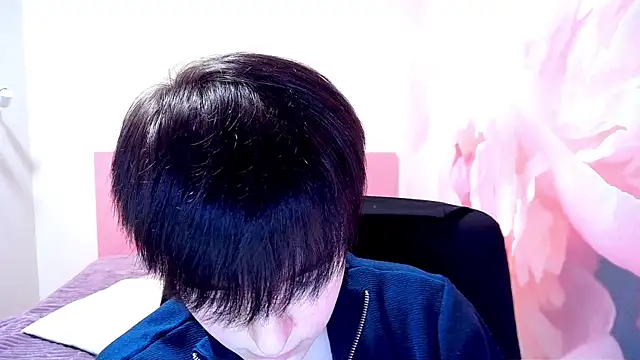 Snapshot of EmiliaYours chatting on 12-28-24, 01:38 EmiliaYours online show from 12-28-24, 01:38