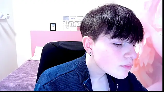 Snapshot of EmiliaYours chatting on 12-28-24, 05:14 EmiliaYours online show from 12-28-24, 05:14