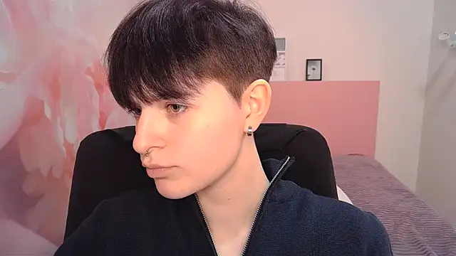 Snapshot of EmiliaYours chatting on 12-29-24, 04:08 EmiliaYours online show from 12-29-24, 04:08