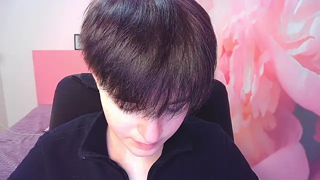 Snapshot of EmiliaYours chatting on 12-31-24, 01:08 EmiliaYours online show from 12-31-24, 01:08