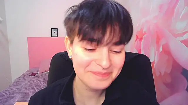 Snapshot of EmiliaYours chatting on 12-31-24, 04:25 EmiliaYours online show from 12-31-24, 04:25