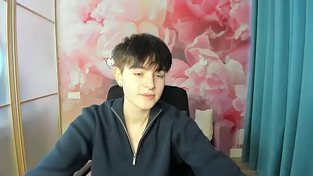 Snapshot of EmiliaYours chatting on 01-03-25, 01:03 EmiliaYours online show from 01-03-25, 01:03