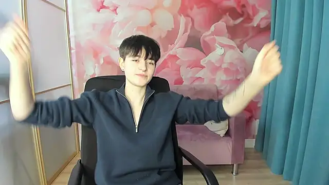 Snapshot of EmiliaYours chatting on 01-04-25, 03:39 EmiliaYours online show from 01-04-25, 03:39