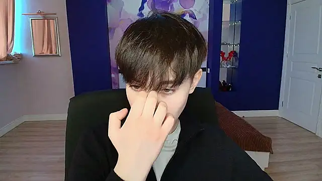 Snapshot of EmiliaYours chatting on 01-06-25, 12:46 EmiliaYours online show from 01-06-25, 12:46