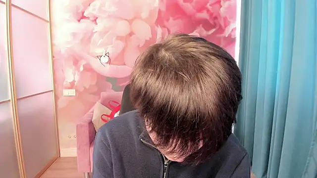 Snapshot of EmiliaYours chatting on 01-17-25, 01:03 EmiliaYours online show from 01-17-25, 01:03