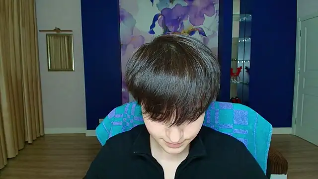 Snapshot of EmiliaYours chatting on 01-19-25, 04:14 EmiliaYours online show from 01-19-25, 04:14