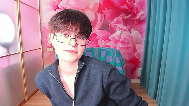 Snapshot of EmiliaYours chatting on 01-26-25, 12:54 EmiliaYours online show from 01-26-25, 12:54