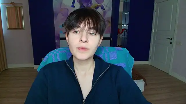 Snapshot of EmiliaYours chatting on 01-27-25, 12:48 EmiliaYours online show from 01-27-25, 12:48