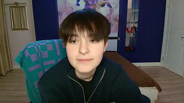 Snapshot of EmiliaYours chatting on 02-16-25, 04:42 EmiliaYours online show from 02-16-25, 04:42