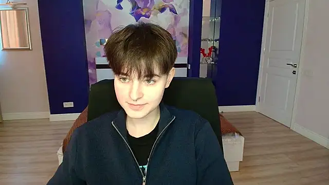 Snapshot of EmiliaYours chatting on 02-22-25, 01:13 EmiliaYours online show from 02-22-25, 01:13