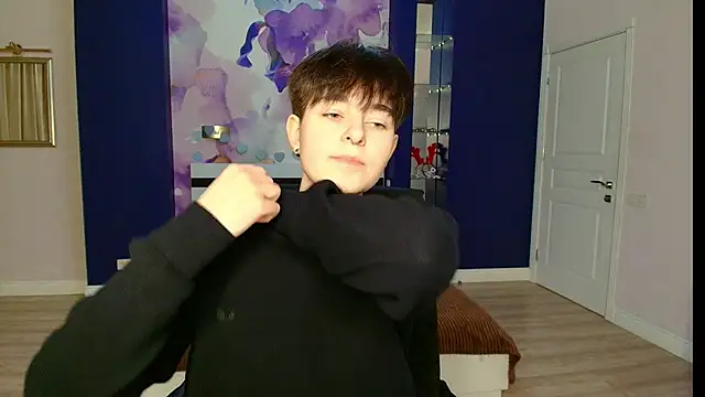 Snapshot of EmiliaYours chatting on 02-25-25, 02:00 EmiliaYours online show from 02-25-25, 02:00