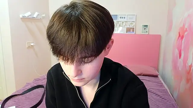 Snapshot of EmiliaYours chatting on 02-28-25, 04:31 EmiliaYours online show from 02-28-25, 04:31