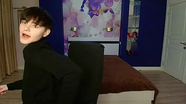 Snapshot of EmiliaYours chatting on 03-01-25, 04:11 EmiliaYours online show from 03-01-25, 04:11