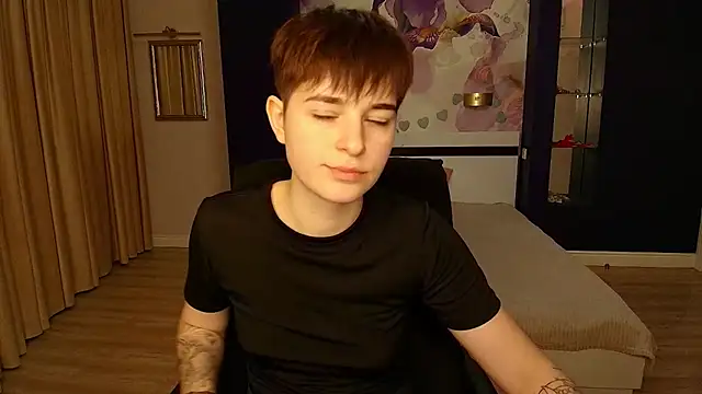 Snapshot of EmiliaYours chatting on 12-02-25, 03:29 EmiliaYours online show from 12-02-25, 03:29