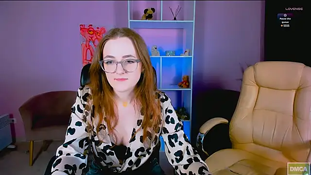 luna berryy online show from 12-03-24, 10:29