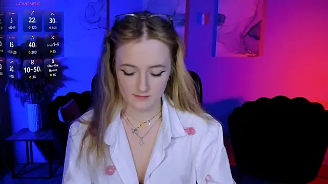 luna berryy online show from 04-08-26, 08:20