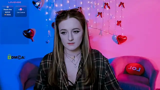 luna berryy online show from 04-27-26, 07:12