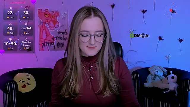 luna berryy online show from 04-28-26, 07:41