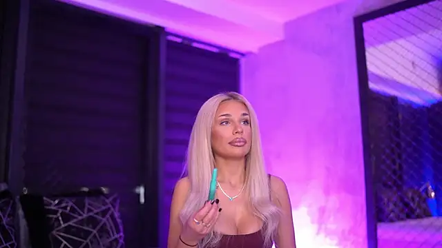 Candy Ivy online show from 10-03-25, 04:26