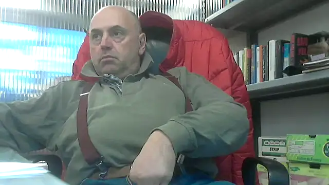 Snapshot of pantomax chatting on 12-11-24, 06:58 pantomax online show from 12-11-24, 06:58