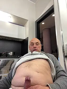 Snapshot of pantomax chatting on 12-16-24, 01:54 pantomax online show from 12-16-24, 01:54