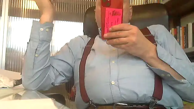 Snapshot of pantomax chatting on 12-18-24, 12:18 pantomax online show from 12-18-24, 12:18