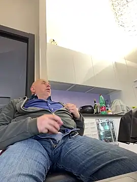 Snapshot of pantomax chatting on 03-18-25, 12:25 pantomax online show from 03-18-25, 12:25