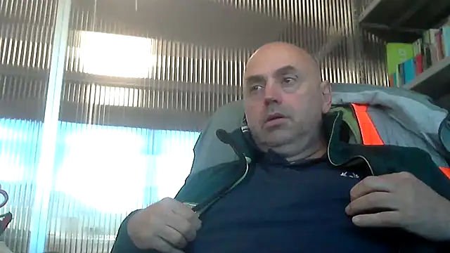 Snapshot of pantomax chatting on 10-07-25, 07:27 pantomax online show from 10-07-25, 07:27