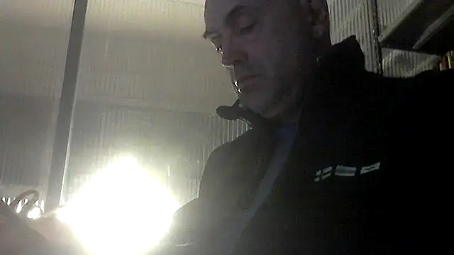 Snapshot of pantomax chatting on 11-04-25, 01:05 pantomax online show from 11-04-25, 01:05