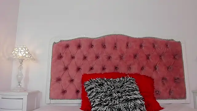 amberlitle online show from 10-13-25, 01:44