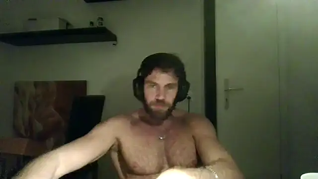 alpha-hunk online show from 10-25-25, 08:36