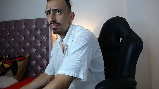 Snapshot of Sr_Magnus_ chatting on 10-14-25, 05:41 Sr Magnus online show from 10-14-25, 05:41