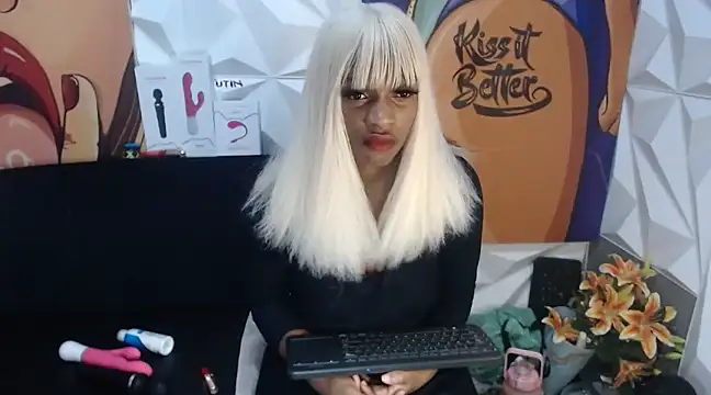 Snapshot of Ebonypreciousx chatting on 12-10-24, 01:00 Ebonypreciousx online show from 12-10-24, 01:00