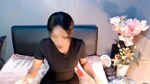 Snapshot of Ebonypreciousx chatting on 09-18-25, 09:28 Ebonypreciousx online show from 09-18-25, 09:28