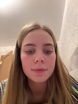 SIlviaBeyt online show from 10-18-25, 09:04