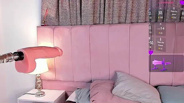 Snapshot of aurora_divine chatting on 02-24-25, 10:25 aurora divine online show from 02-24-25, 10:25