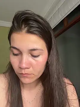 Snapshot of aurora_divine chatting on 09-27-25, 11:43 aurora divine online show from 09-27-25, 11:43