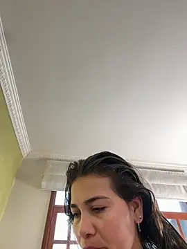 Snapshot of aurora_divine chatting on 10-19-25, 01:12 aurora divine online show from 10-19-25, 01:12