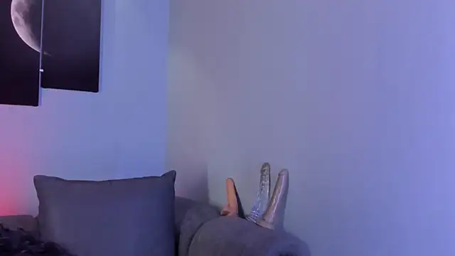 Snapshot of maddy_walker chatting on 02-10-25, 08:21 maddy walker online show from 02-10-25, 08:21