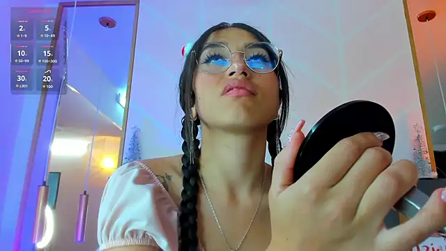 MadyJackson online show from 11-30-25, 12:20