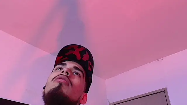 Snapshot of hummerevv chatting on 10-16-25, 08:10 hummerevv online show from 10-16-25, 08:10