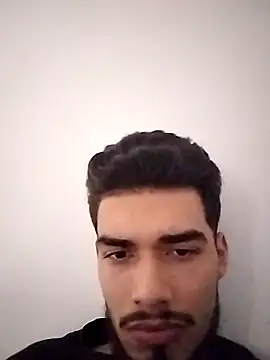 Snapshot of hummerevv chatting on 10-20-25, 07:03 hummerevv online show from 10-20-25, 07:03