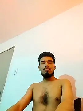 Snapshot of hummerevv chatting on 10-21-25, 05:13 hummerevv online show from 10-21-25, 05:13