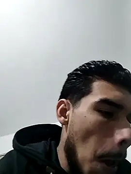 Snapshot of hummerevv chatting on 10-28-25, 11:25 hummerevv online show from 10-28-25, 11:25